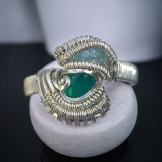 Emrald / Blue apatite stone wire wrap ring (SIZE 9)